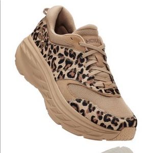[HOKA x EG] Sand Leopard Print Bondi